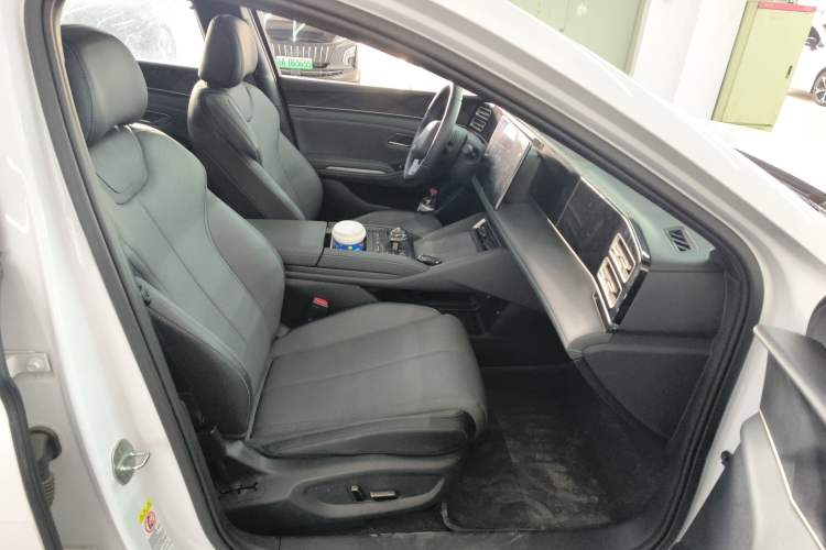 Used BYD Qin L 2025 DM-i Smart Drive 120KM Superior Model
