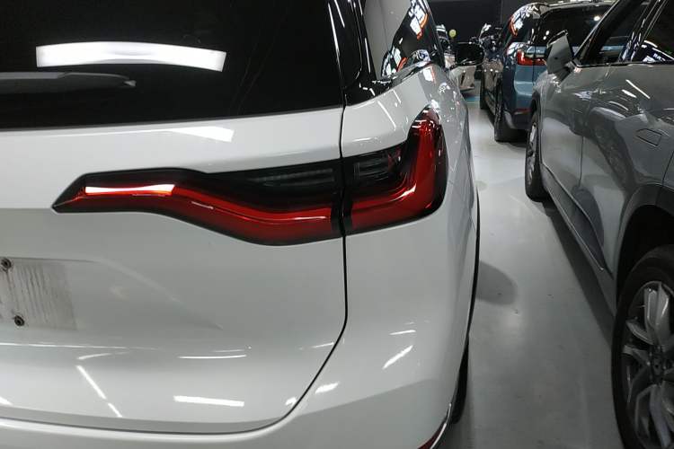 Used Nio ES8 2020 450 km Range 6-Seater Version
