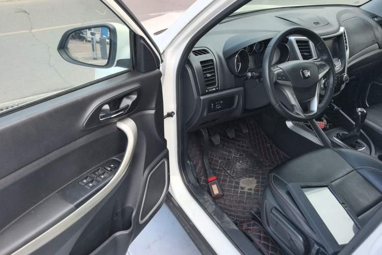 Used Changan CS35 2014 1.6L Manual Luxury Model China IV Standard
