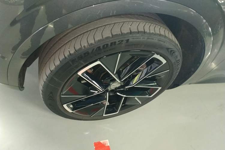 Used  11 2023 HarmonyOS Version Smart Enjoyment Upgrade Model 90-Degree Rear-Wheel Drive Edition
