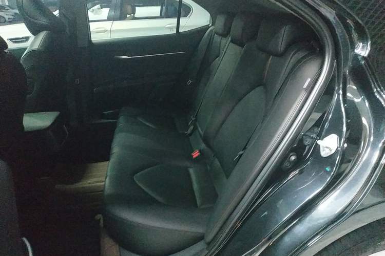 Used Toyota Camry 2023 2.0G Luxury Edition
