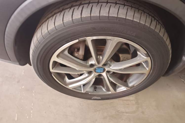 Used BYD Tang New Energy 2019 DM 2.0T All-Wheel Drive Smart Connectivity Enjoyment Model 7 Seats China VI Standard