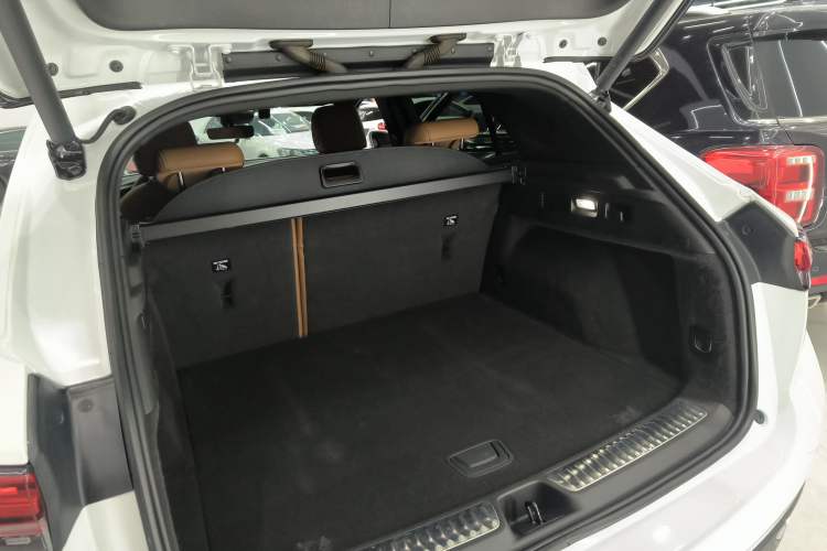 Used Buick Envision 2020 Encore S 652T Two-Wheel Drive Luxury Model
