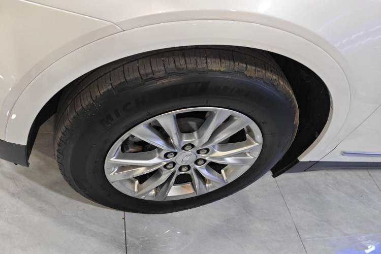 Used Cadillac XT5 2022 2.0T Two-Wheel Drive Luxury Version