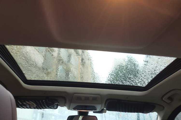 Used BMW 5 Series 2014 535Li Leading Model
