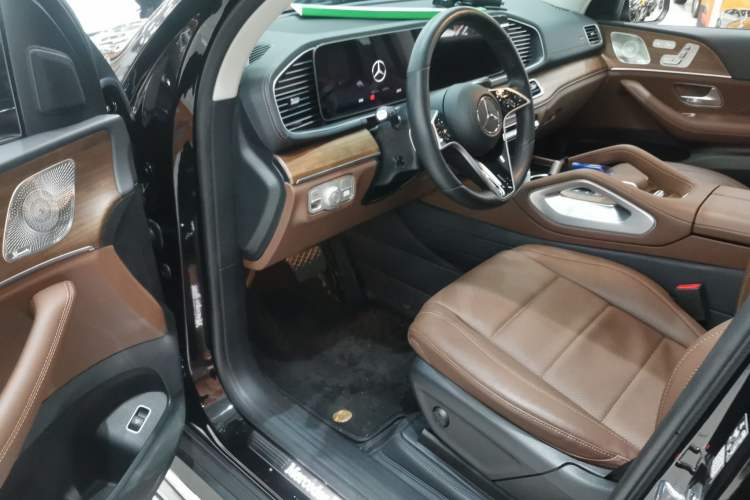 Used Mercedes-Benz GLE Coupe 2025 GLE 450 4MATIC Coupe SUV Fashion Model
