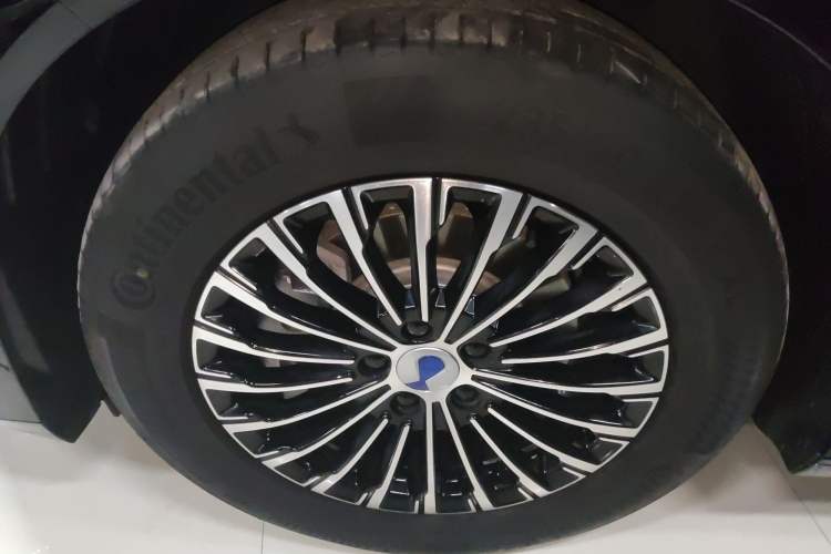 Used Denza D9 2024 DM-i 1050 Luxury Model