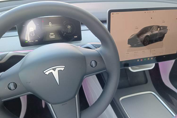 Used Tesla Model Y 2024 Long-Range All-Wheel-Drive Version