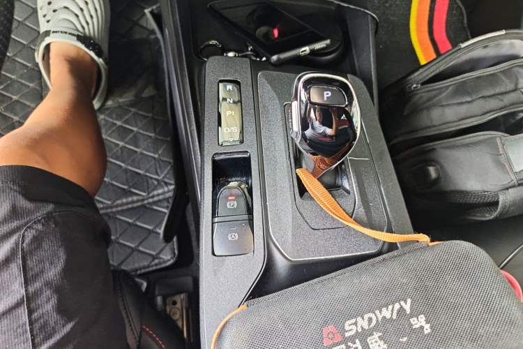 Used MG 5 2021 Revised 300TGI DCT Qingshè Luxurious Enjoyment Edition
