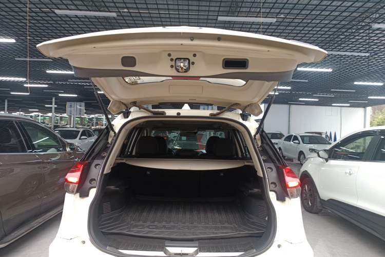 Used Nissan X-Trail 2019 2.0L CVT Smart Connect Comfort Edition 2WD
