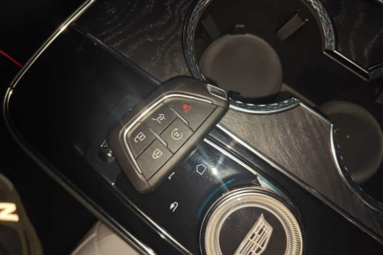 Used Cadillac LYRIQ 2022 Rear-Drive Long-Range Luxury Edition
