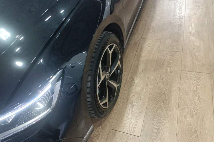 Used Volkswagen Magotan 2023 2 Million Units Limited Edition 330TSI DSG Leading Version
