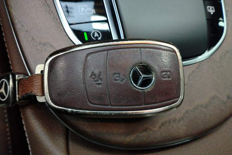 Used Mercedes-Benz E-Class 2023 E 300 L Luxury Model
