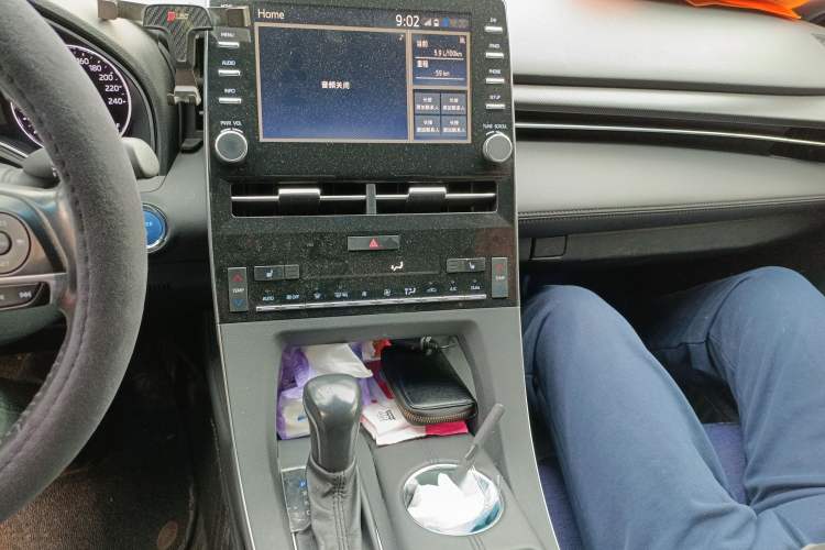 Used Toyota Avalon 2019 Dual-Engine 2.5L XLE Prestige Version China V Standard
