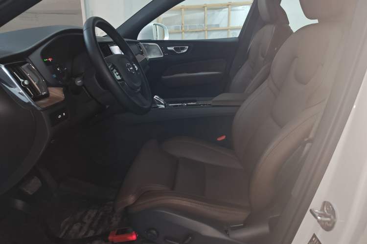 Used Volvo XC60 New Energy 2024 T8 Plug-in Hybrid Long-Range All-Wheel Drive Smart Luxury Edition