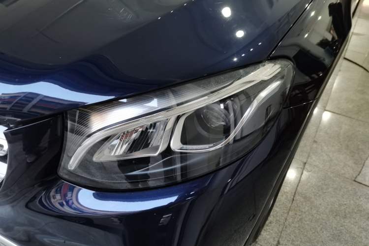 Used Mercedes-Benz GLC 2017 GLC 260 4MATIC Luxury Model