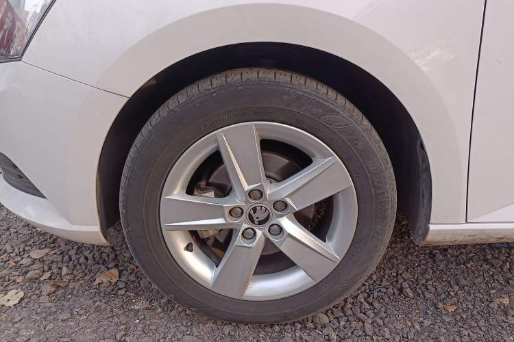 Used Skoda Fabia 2017 1.4L Automatic Car Enjoy Edition
