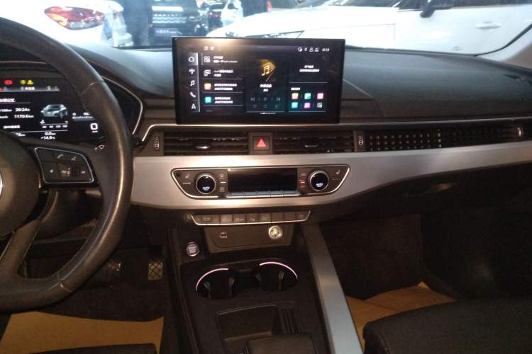 Used Audi A4L 2022 40 TFSI Luxury Dynamic Model
