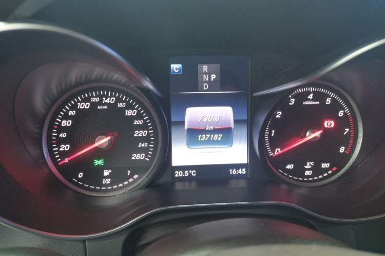 Used Mercedes-Benz GLC 2017 GLC 260 4MATIC Luxury Model
