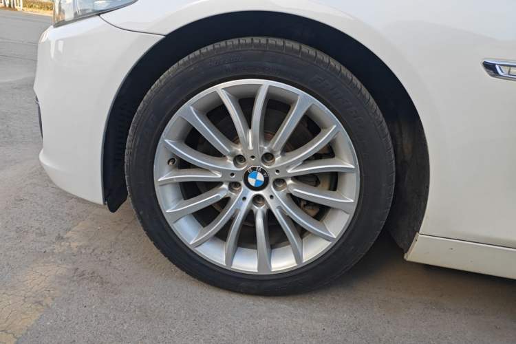 Used BMW 5 Series 2014 525Li Luxury Design Package