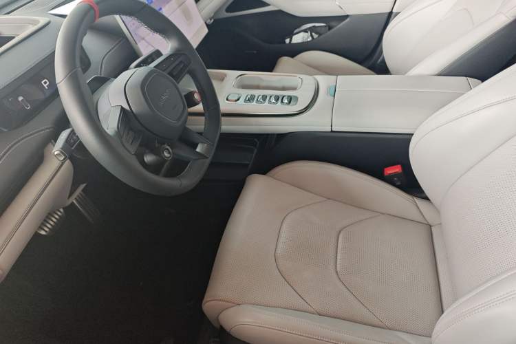 Used  SU7 2024 Four-Wheel Drive Ultra-Long Range Advanced Intelligent Driving Max Edition
