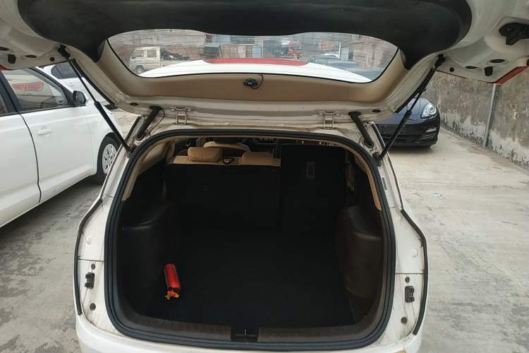 Used Baojun 310W 2017 1.5L Manual Fashion Model China V