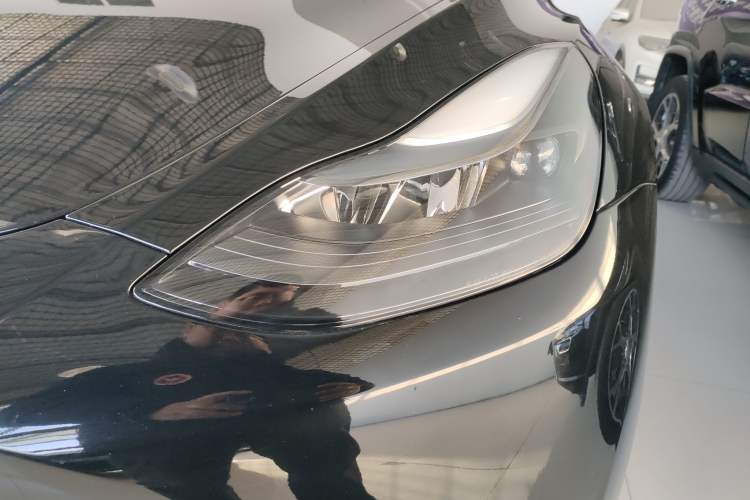 Used Tesla Model Y 2023 Rear-Wheel-Drive Version
