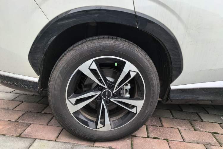 Used Roewe D5X DMH 2024 135 Luxury Edition
