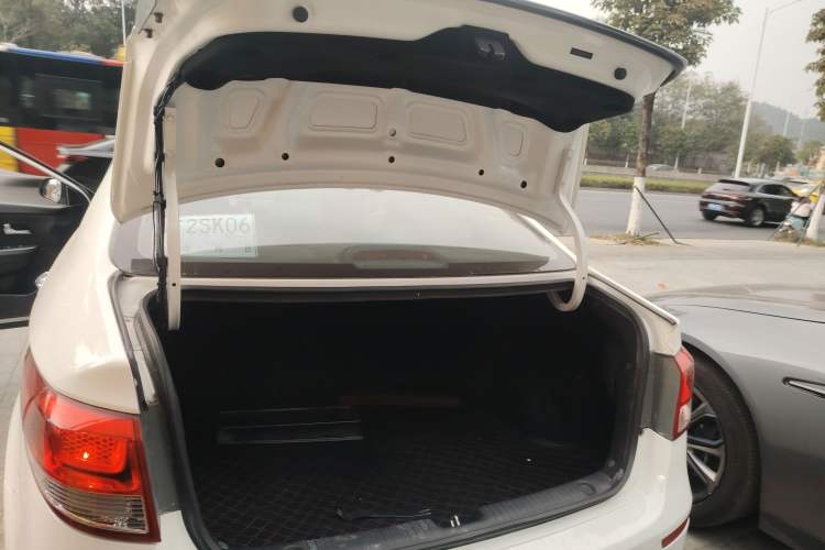 Used Kia K2 2015 Sedan 1.4L Automatic GLS
