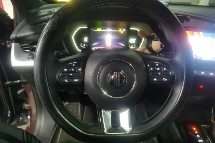 Used MG 5 2022 180 DVVT CVT Youth Luxury Edition
