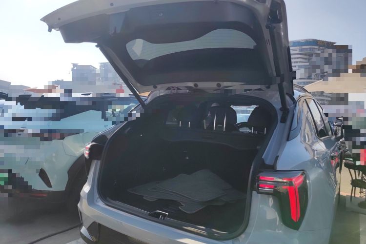 Used Lynk & Co 01 EM-P 2023 1.5TD EM-P Dawn Edition
