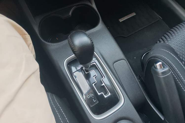 Used Mitsubishi Outlander 2016 2.0L Two-Wheel Drive Value Edition 5 Seats