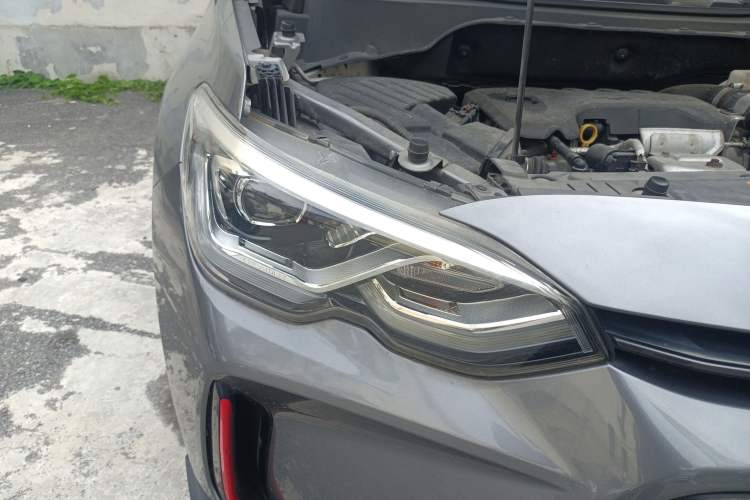 Used Chevrolet Orlando 2018 Redline 530T Automatic Zhaoxiang Edition (5+2 Seating) – China V Standard
