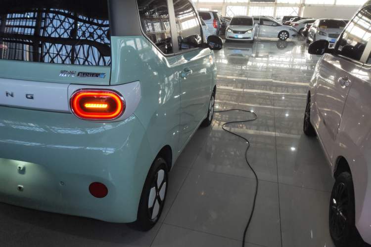 Used Wuling Hongguang MINIEV 2024 3rd Generation 215km Advanced Version
