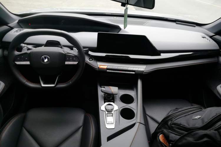 Used Changan UNI-V 2022 1.5T Prestige Version