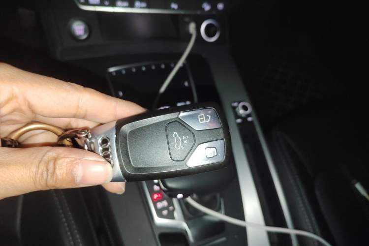 Used Audi Q5L 2020 Updated 40 TFSI Prestige Fashion Edition
