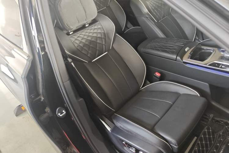 Used Hongqi E-HS9 2022 660 km Range Flagway Edition Six Seats
