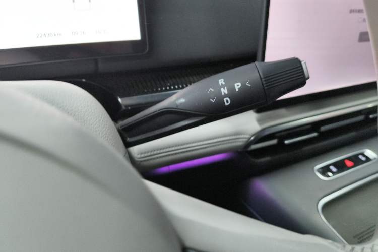 Used VOYAH Dream 2025 PHEV Four-Wheel-Drive Flagship Kunpeng Edition