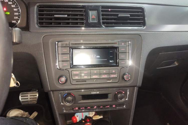 Used Volkswagen Santana 2016 Cross 1.6L Automatic Comfort Model