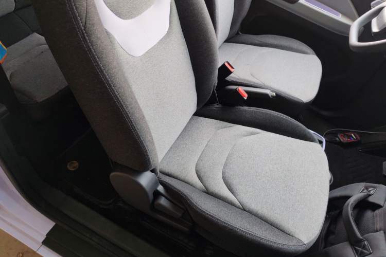 Used Chery QQ Ice Cream 2022 170km Sundae Phosphate Lithium-Ion
