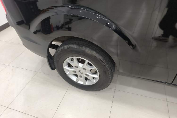 Used Ford Transit 2019 2.0T Diesel Multi-Purpose Commercial Vehicle Mid-Drive Mid-Roof 6-Seater China VI Standard
