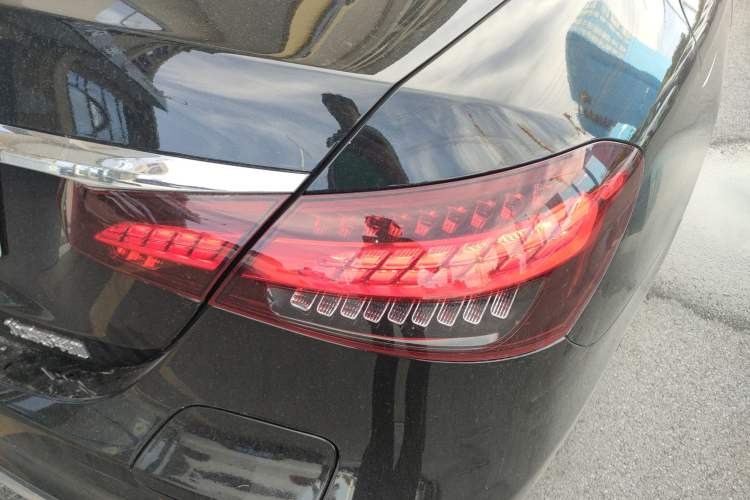 Used Mercedes-Benz E-Class New Energy 2023 E 350 e L Plug-in Hybrid Sports Sedan
