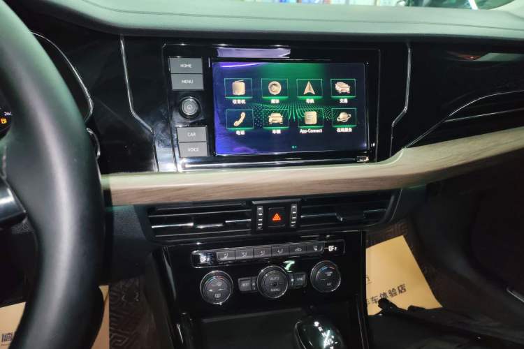 Used Volkswagen Passat 2019 330TSI Luxury Edition China VI Standard
