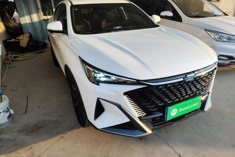 Used Oshan X5 PLUS 2023 Revised Version 1.5T DCT Navigation Edition
