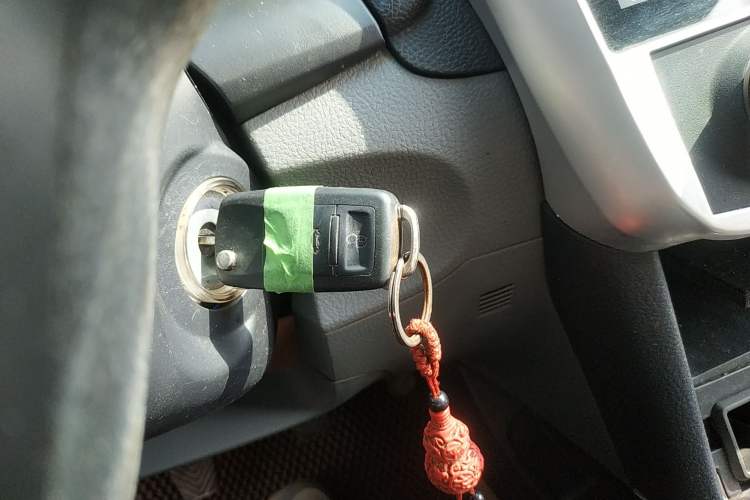 Used Zotye Z300 2014 New Vision 1.5L Manual Luxury Model
