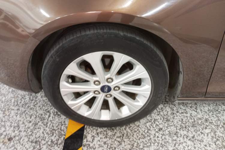 Used Ford Escort 2015 1.5L Manual Fashion Edition
