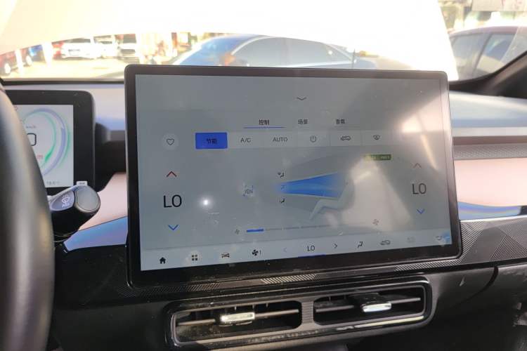 Used AION Y 2022 70 Tech Edition Lithium Iron Phosphate
