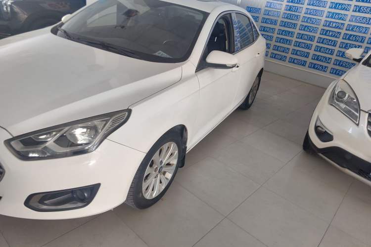 Used Ford Escort 2015 1.5L Automatic Fashion Model
