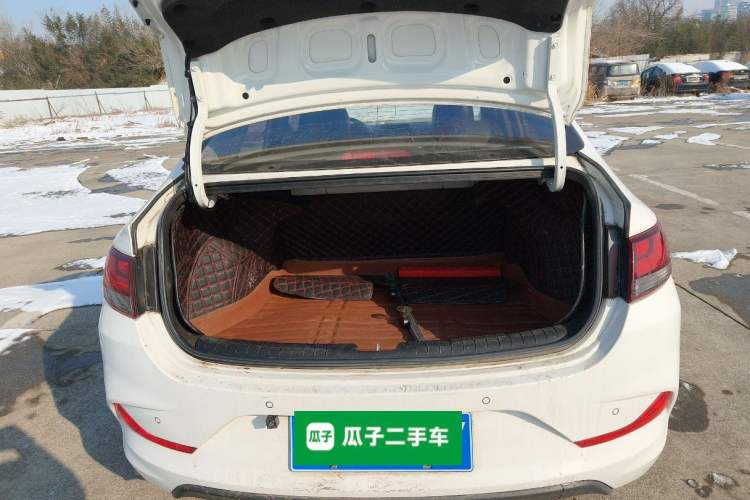 Used Hyundai Celesta 2017 1.6L Automatic Enjoyment Version GLS