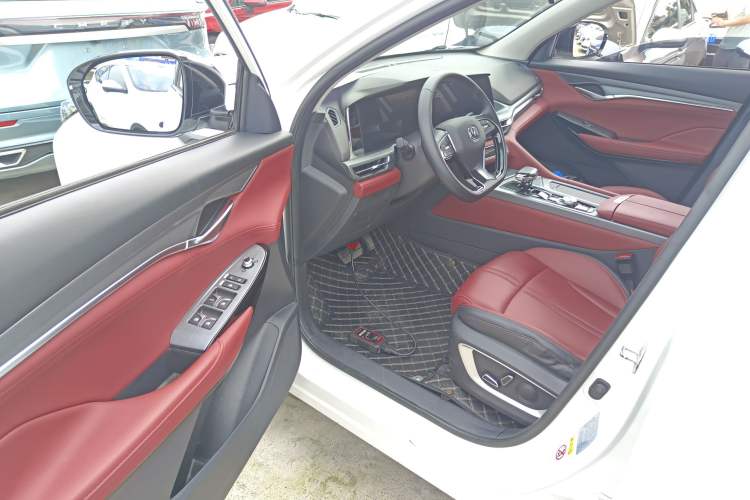 Used Changan CS75 PLUS 2022 1.5T Automatic Luxury Model
